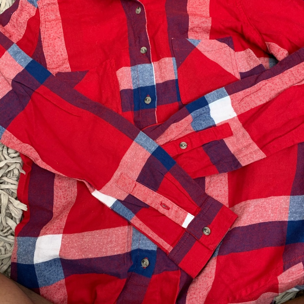 Button down - Picture 2 of 3